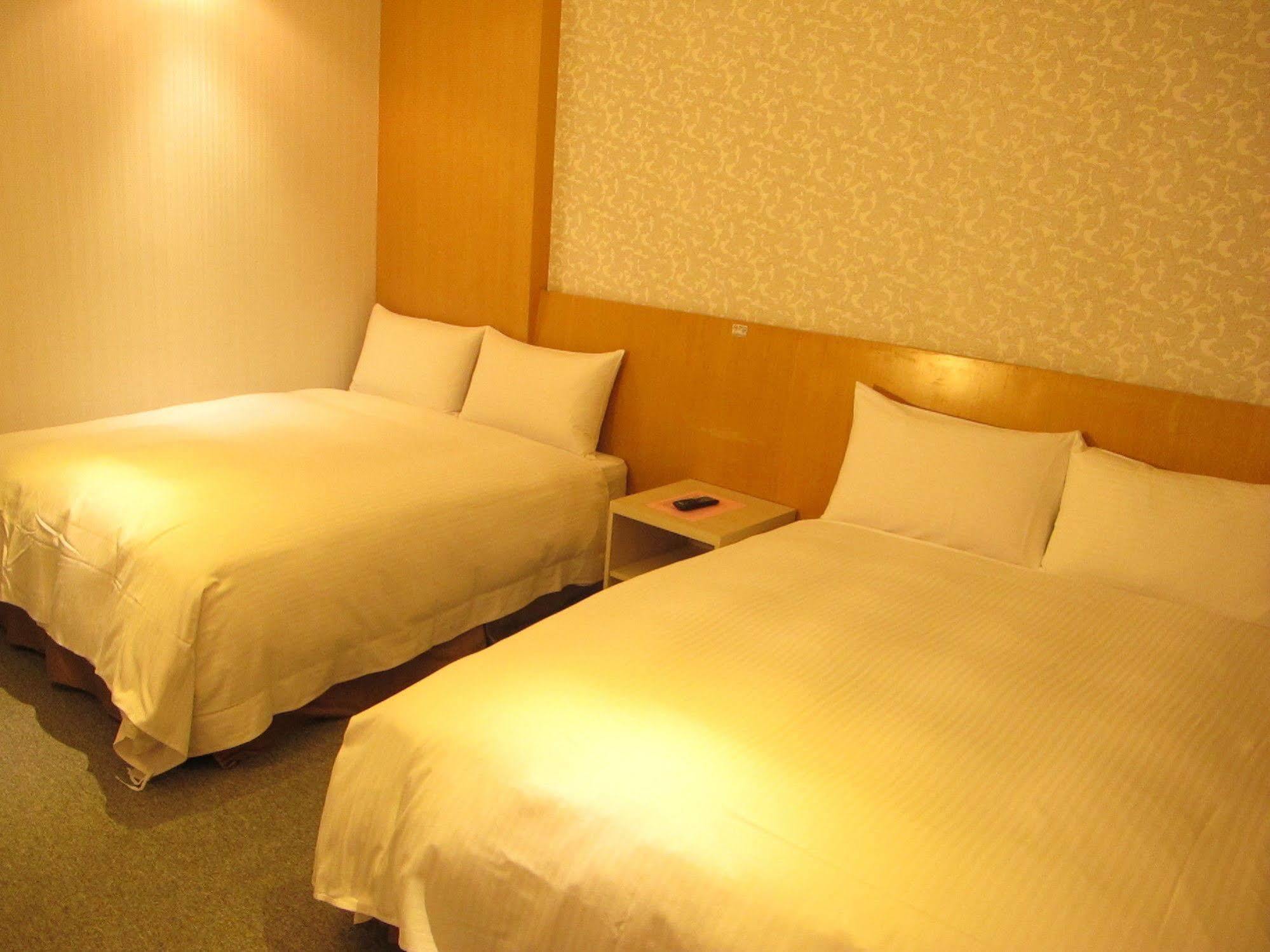 Roaders Hotel Hualien Dongda Екстер'єр фото
