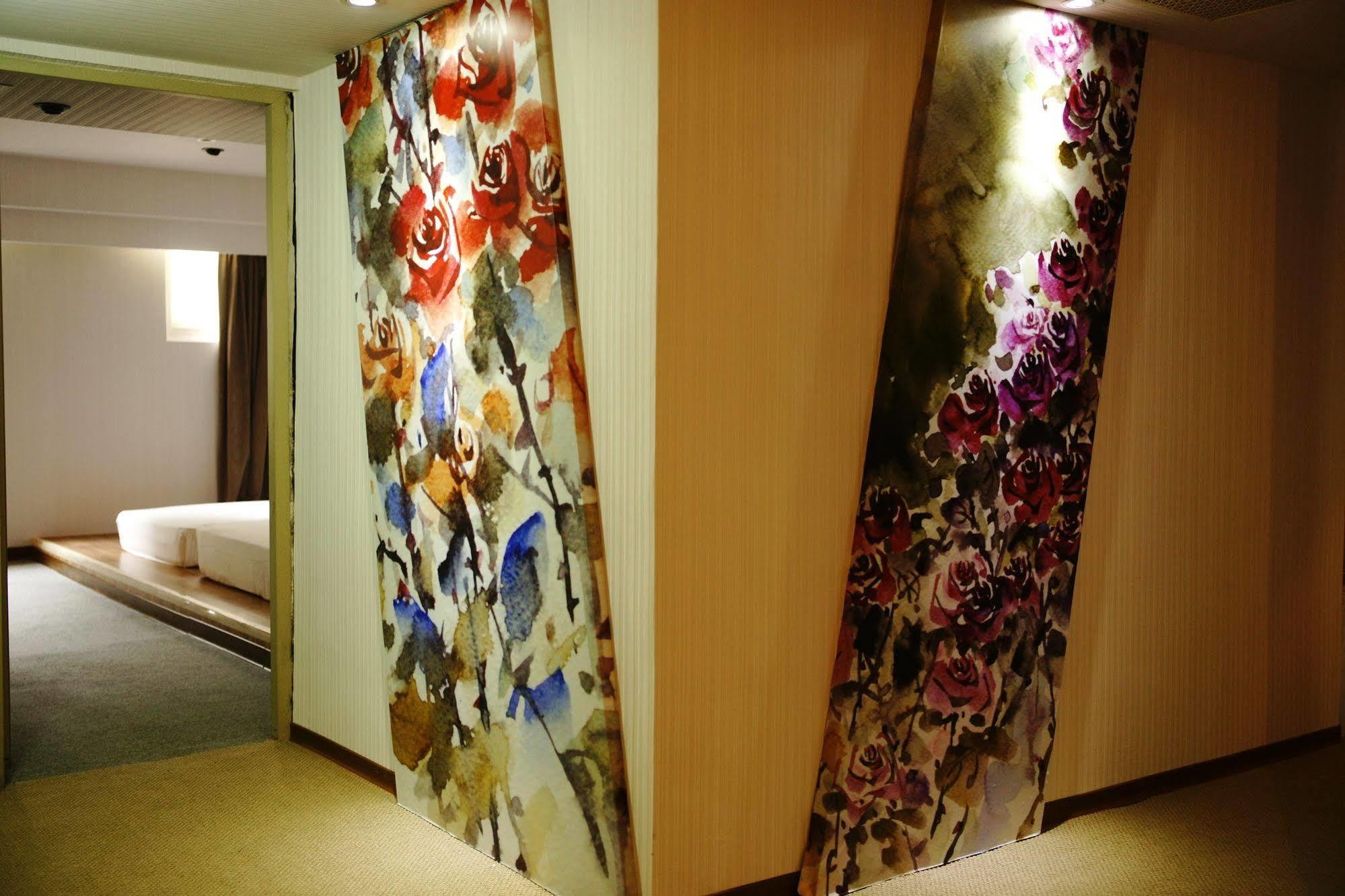 Roaders Hotel Hualien Dongda Екстер'єр фото