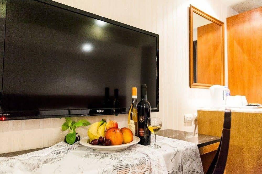 Roaders Hotel Hualien Dongda Екстер'єр фото